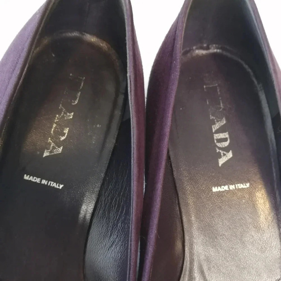 Prada Purple Suede Pointed Toe Flats with Chain Links and Bow Size 37 or 7 US - Picture 11 of 17
